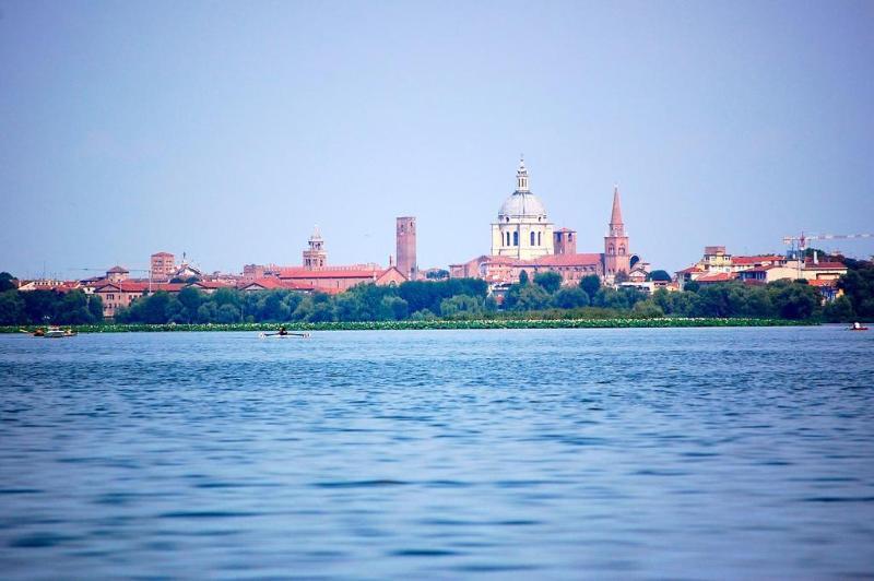 Due Guerrieri Mantova Hotell Eksteriør bilde