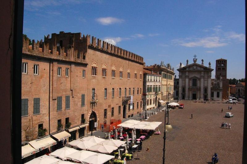 Due Guerrieri Mantova Hotell Eksteriør bilde