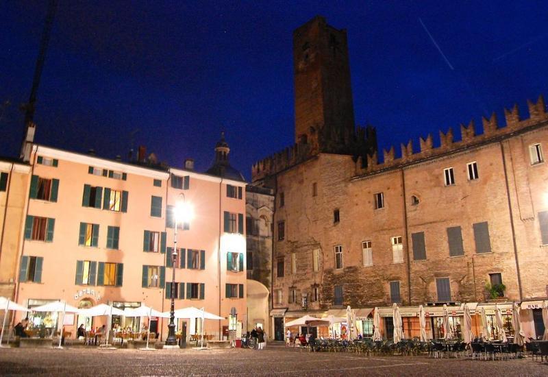 Due Guerrieri Mantova Hotell Eksteriør bilde